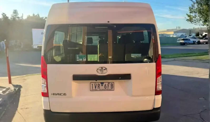 
								2022 TOYOTA COMMUTER BUS full									