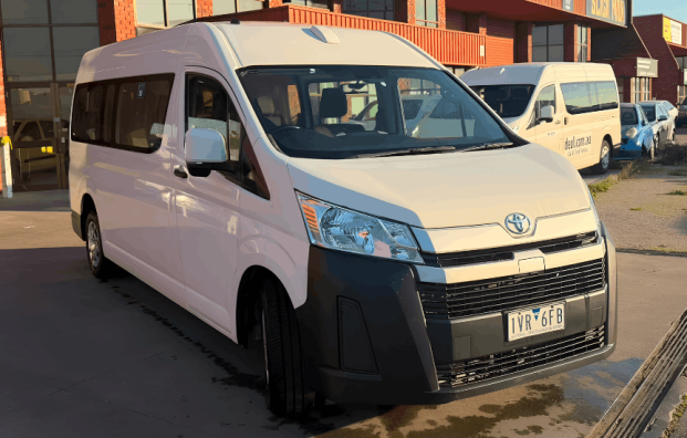 TOYOTA COMMUTER